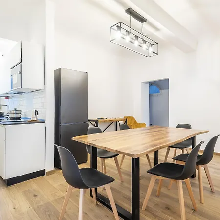 Alloro Apartament *